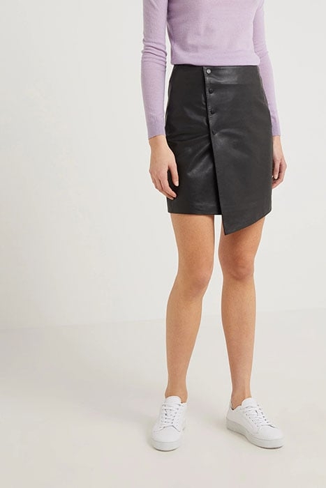 COSMOPOLITAN BLACK 4