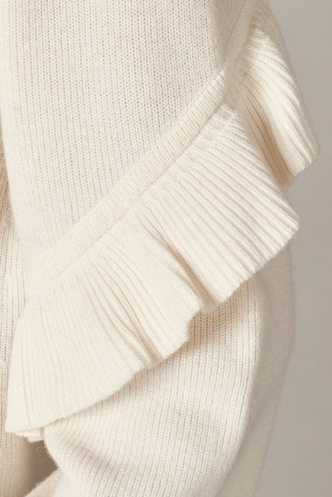 BOATNECK SWT LS RUCHE DETAILS WHITE 2