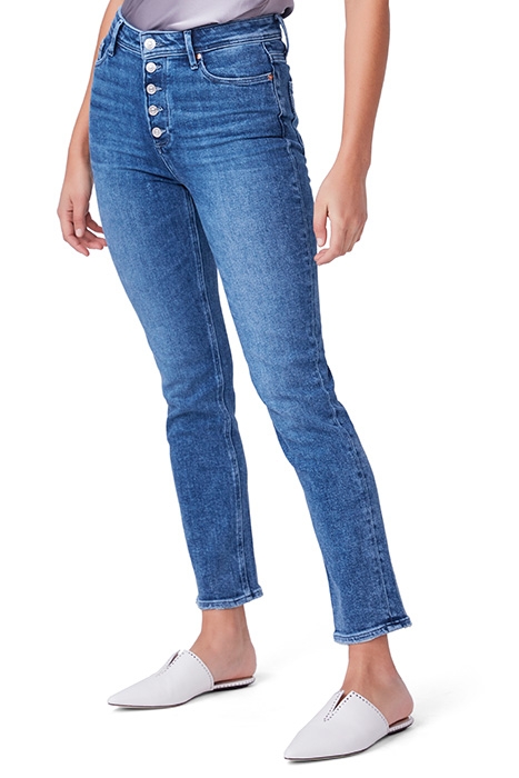 CINDY EXPOSED BTN FLY SKYSONG 3