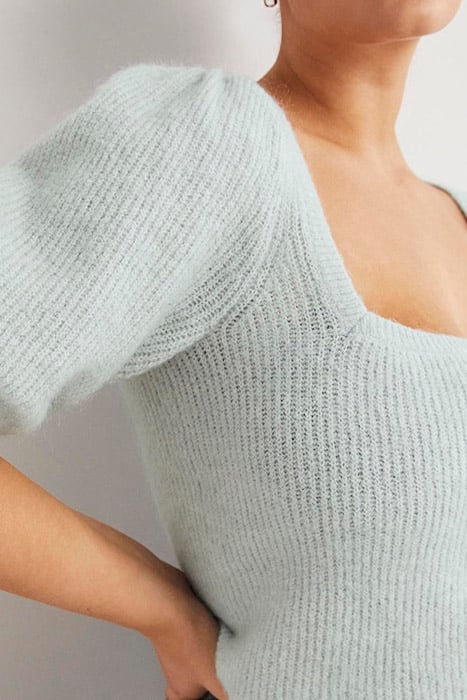 SQUARE NECK FLUFFY JUMPER BLU 4