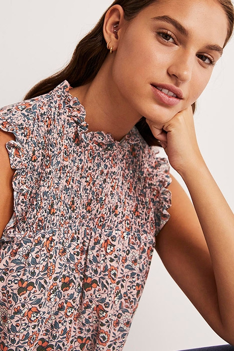 SLEEVELESS SMOCKED TOP PNT 4