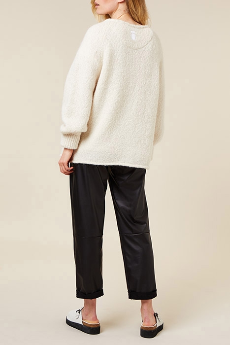 CHINO VEGAN LEATHER BLACK 4