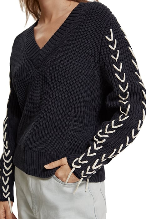 LACED UP SLEEVE PULLOVER NIGHT 6
