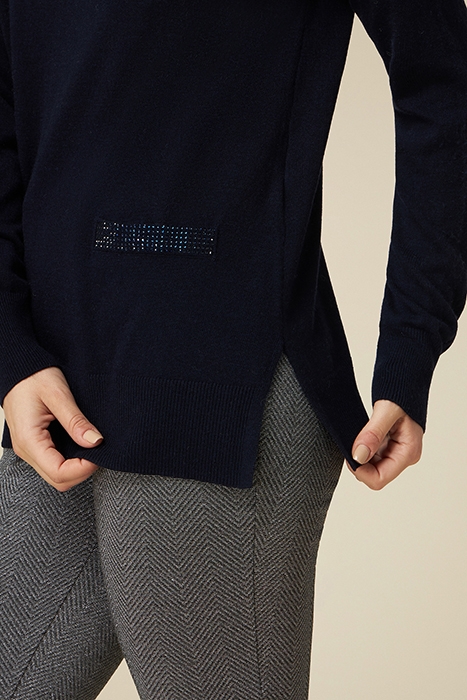 Wool blend sweater with crystals 4