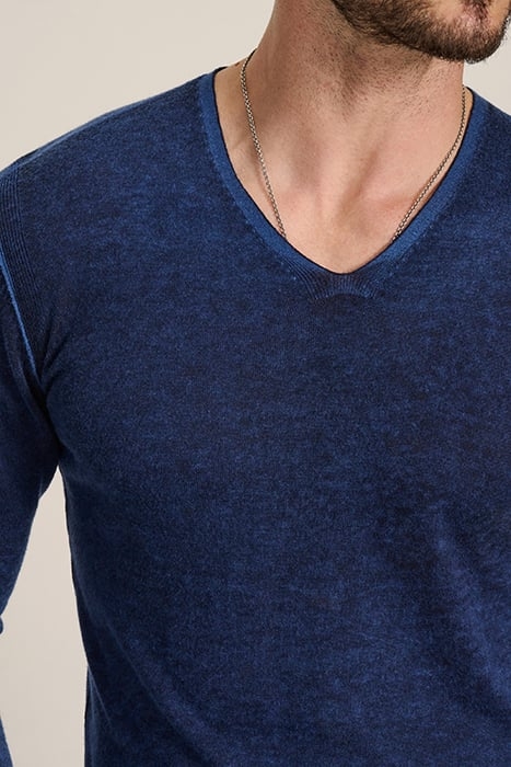 REGULAR FIT LS VNECK WITH REVERSE PRINT NAVY 3