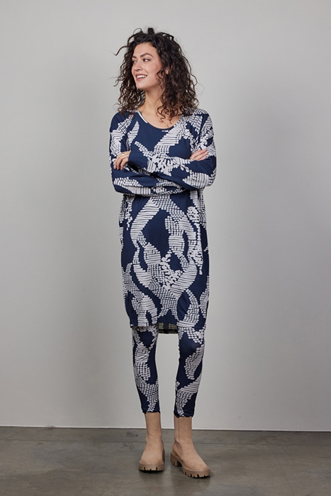 COMFY LOOSE DRESS PRINTED 3/4 DARKBLUE WITH DANCING DOTS PRI 1