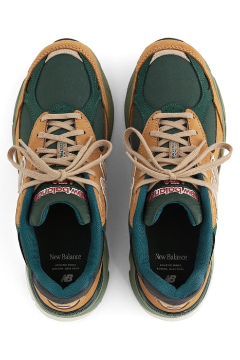 M990WG3 SNEAKERS IN TAN 3