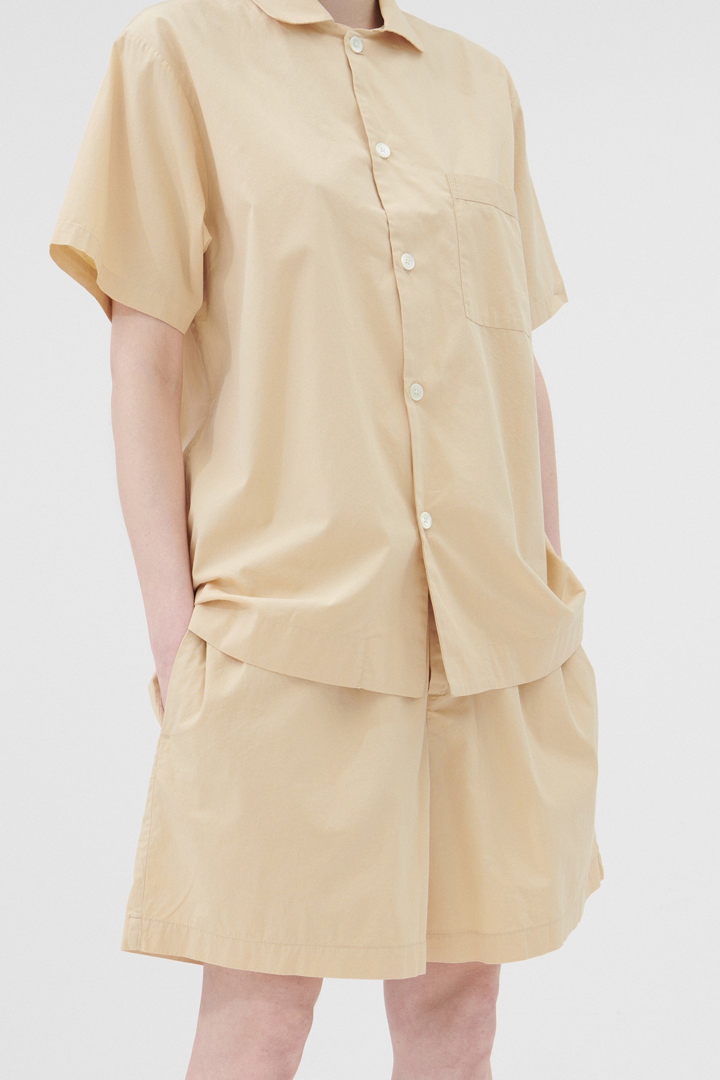 UNISEX POPLIN, SHORT SLEEVE SHIRT KHAKI 1
