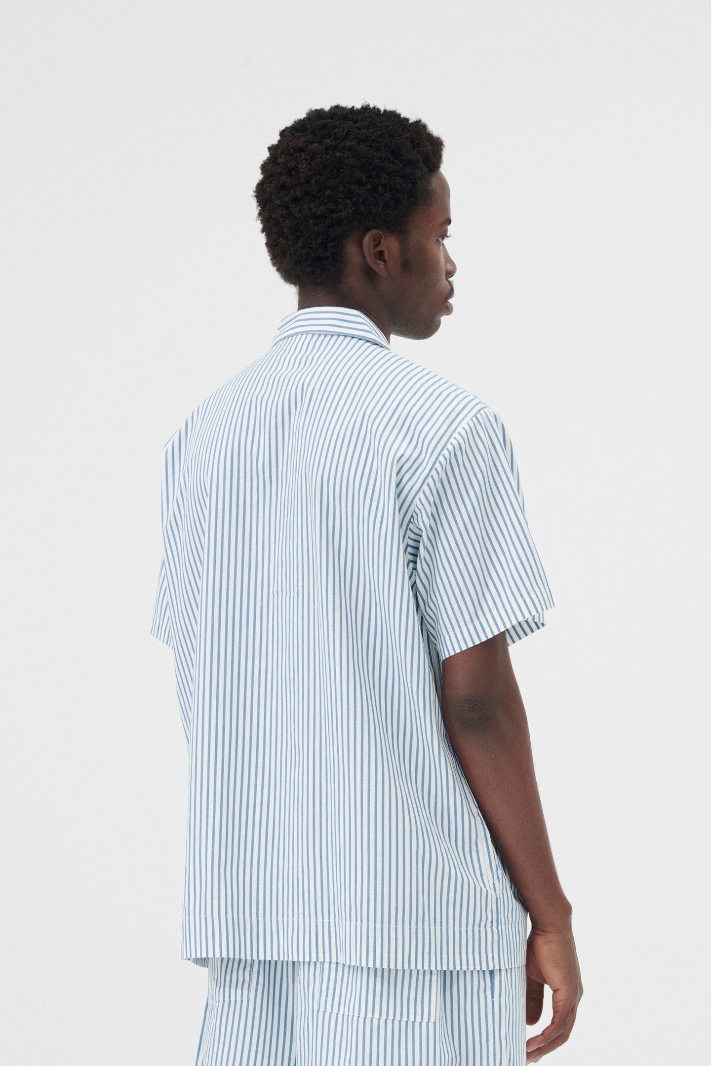 UNISEX POPLIN, SHORT SLEEVE SHIRT PLACID BLUE STRIPES 1