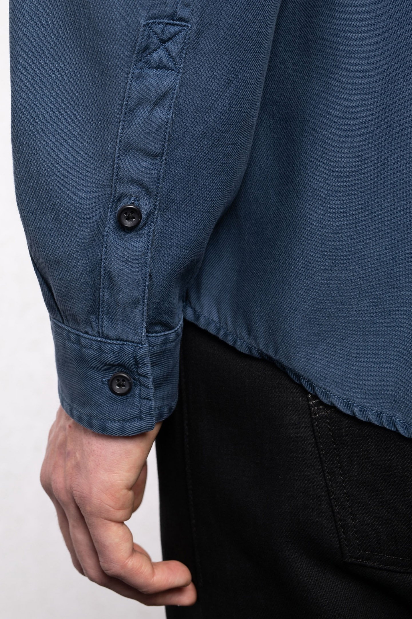 CHUCK FLUID TWILL INDIGO BLUE 4
