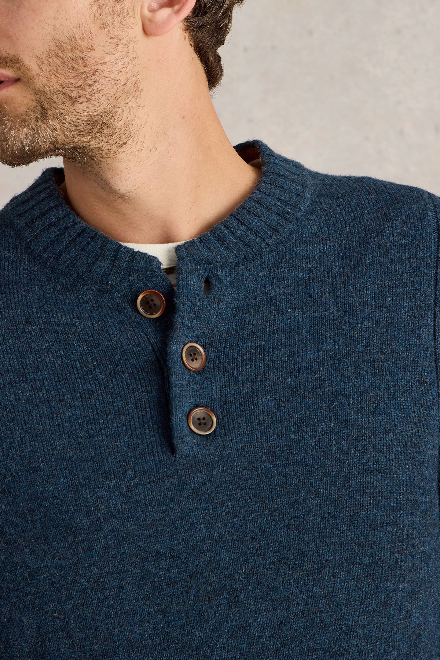 LAMBSWOOL HENLEY DARK NAVY 5