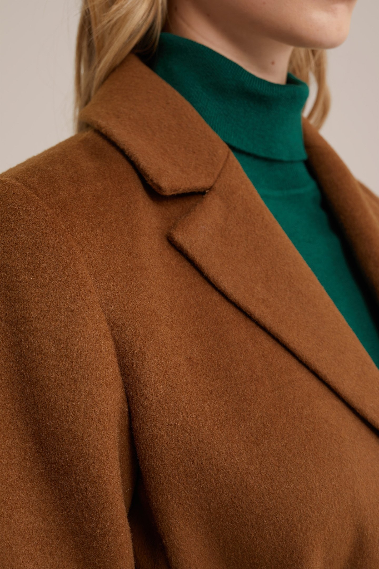 COAT CARAMEL 6