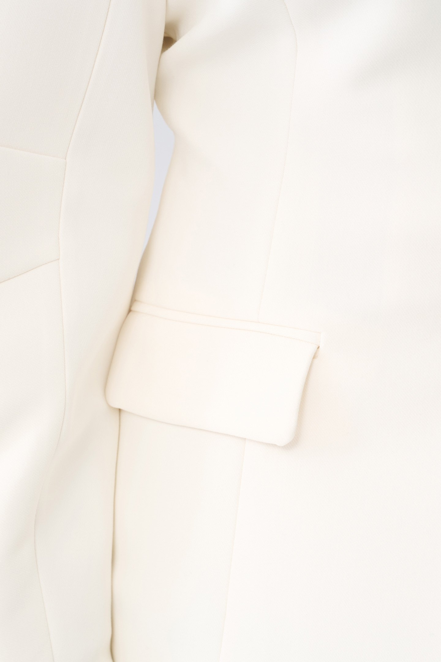 LA-SBHOURGLASS EGG JACKET OFFWHITE 7