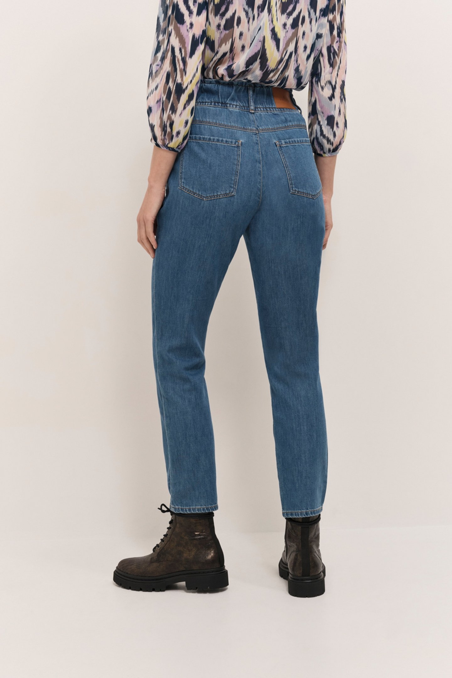 LE THYLANE - MEDIUM WASH CHINO JEANS 3