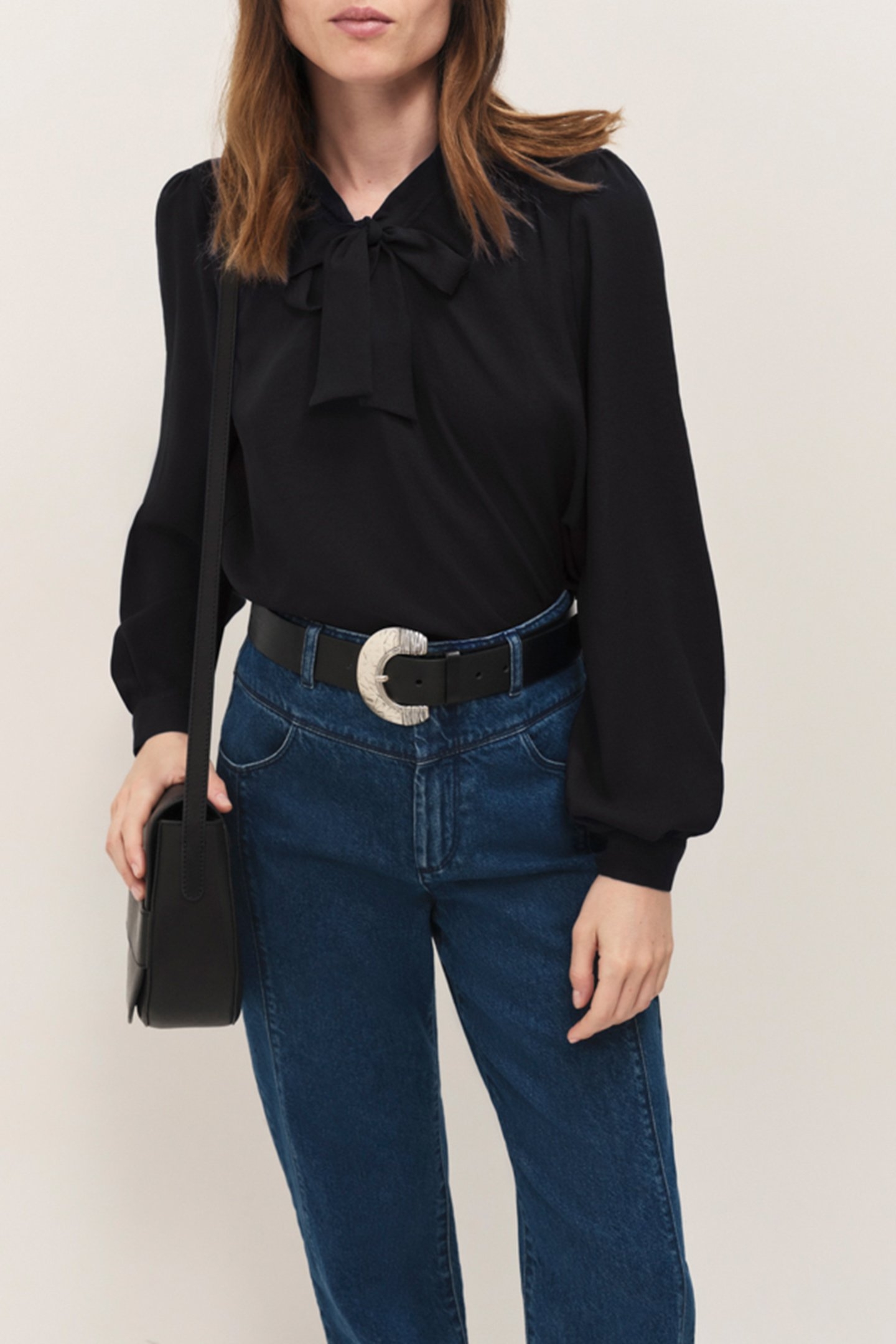 CYRILLE - BLACK FLOWING BLOUSE WITH LAVALLIÈRE COLLAR 1