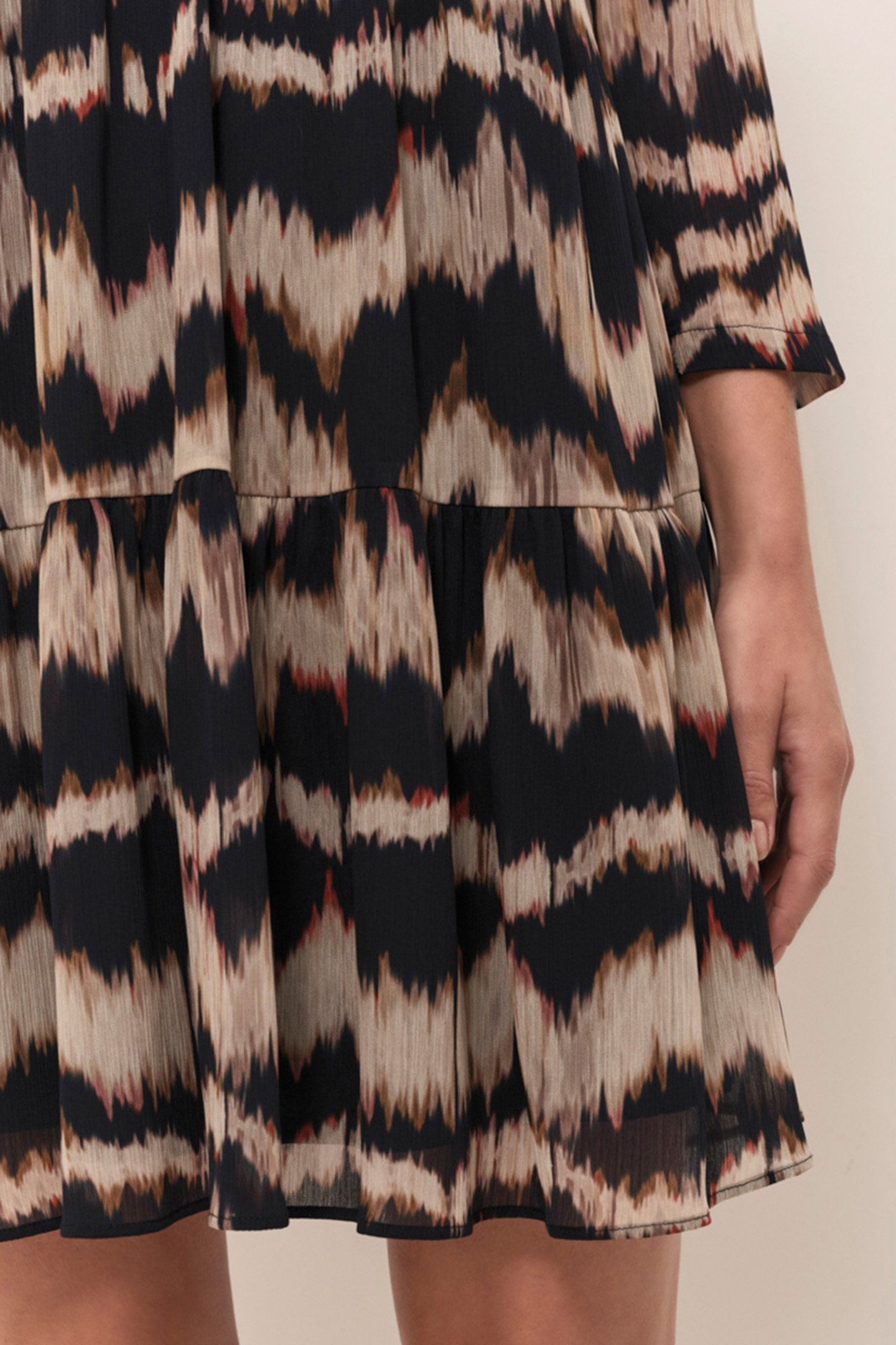 RISOTA - CHOCOLATE DRESS WITH ARTY STRIPES 4