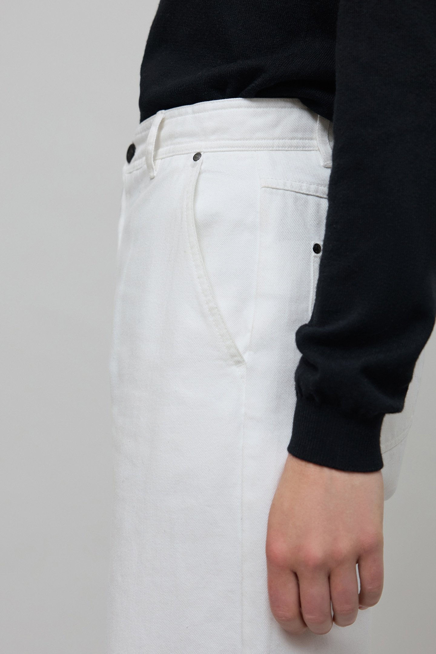 HIGH-WAISTED OFF-WHITE WIDE-LEG JEANS 7