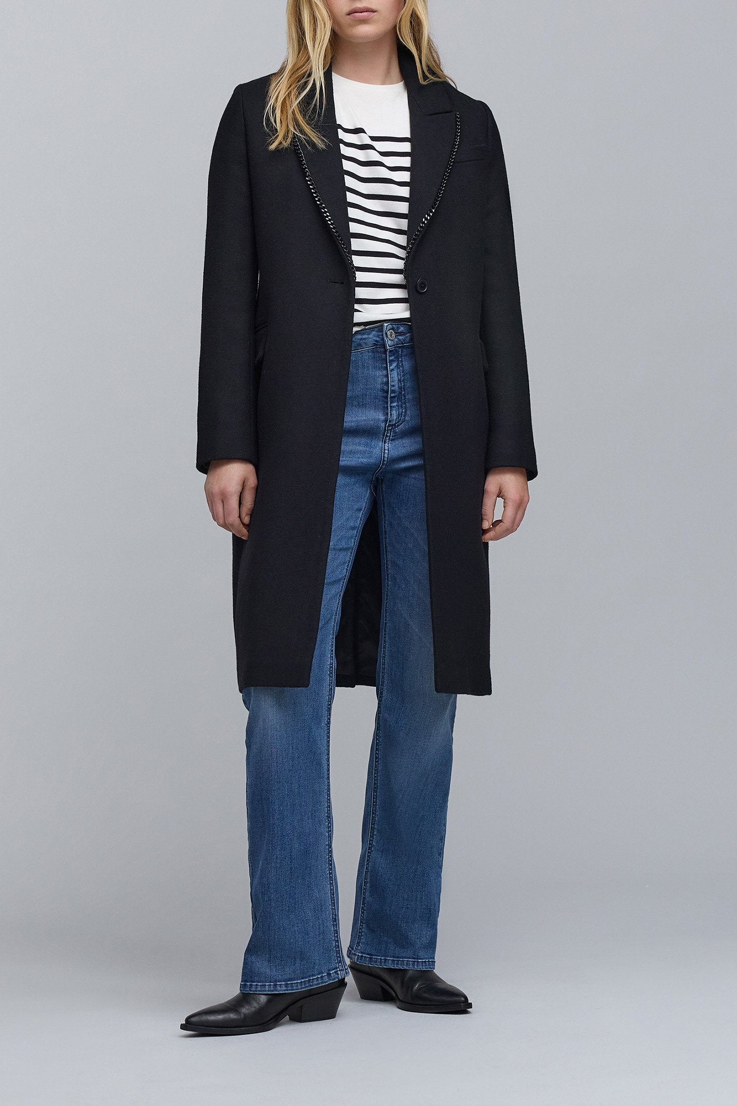 BLACK CHAIN NECK COAT 3