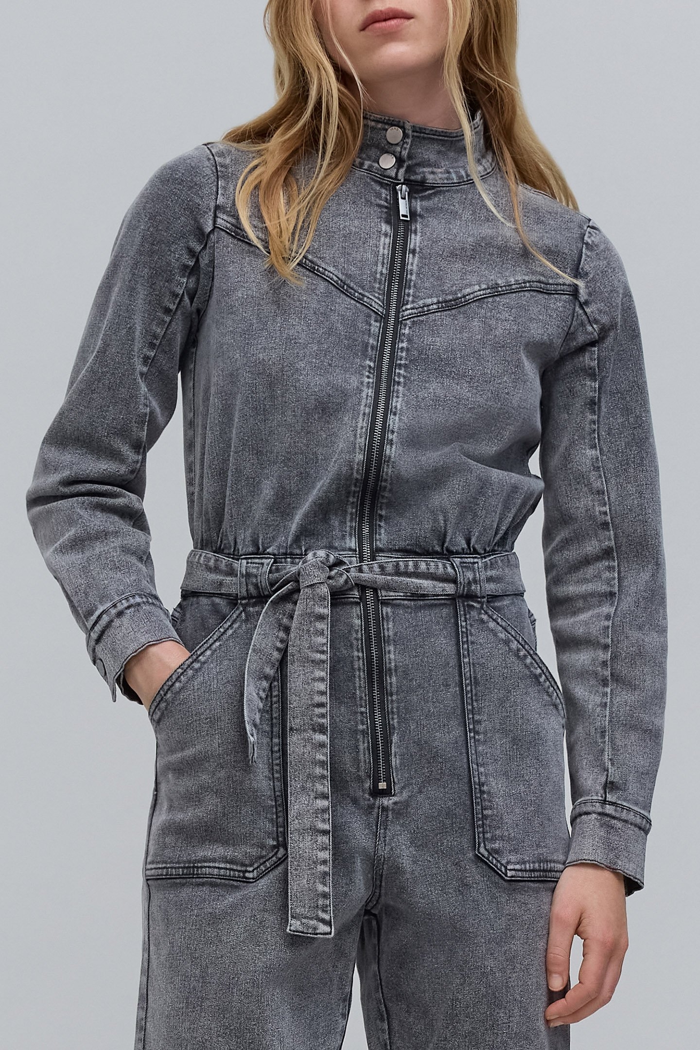 GREY DENIM ZIP-UP JUMPSUIT 4