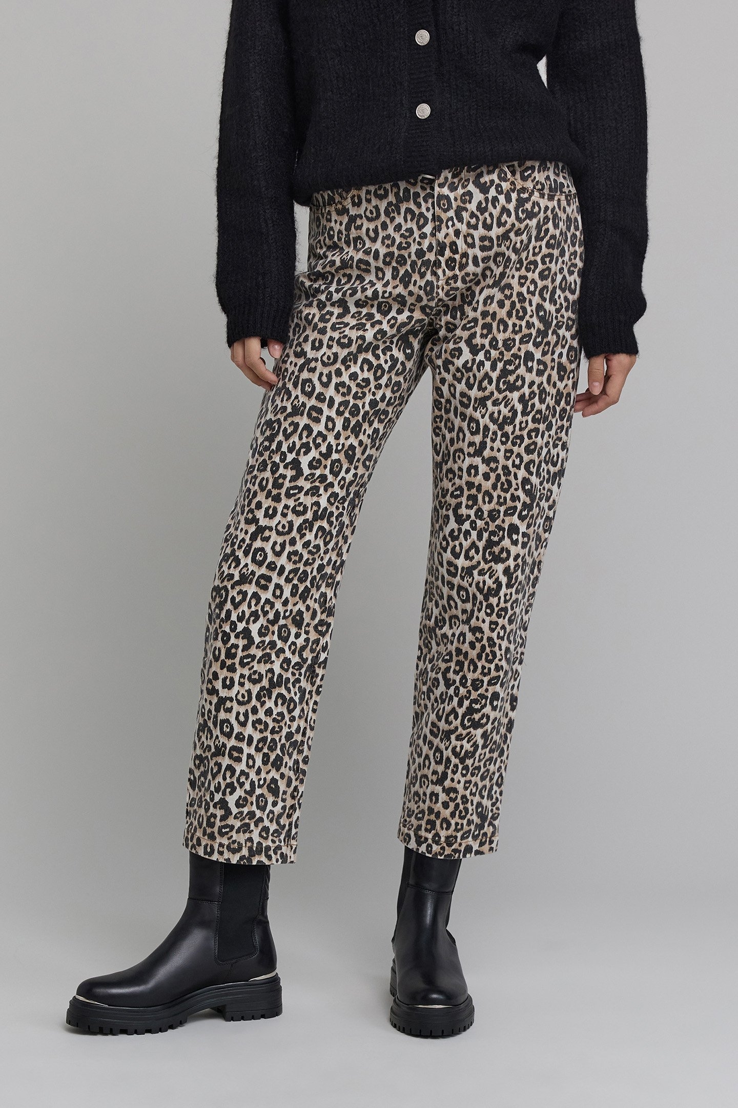 BLACK LEOPARD PRINT STRAIGHT BEIGE JEANS 1