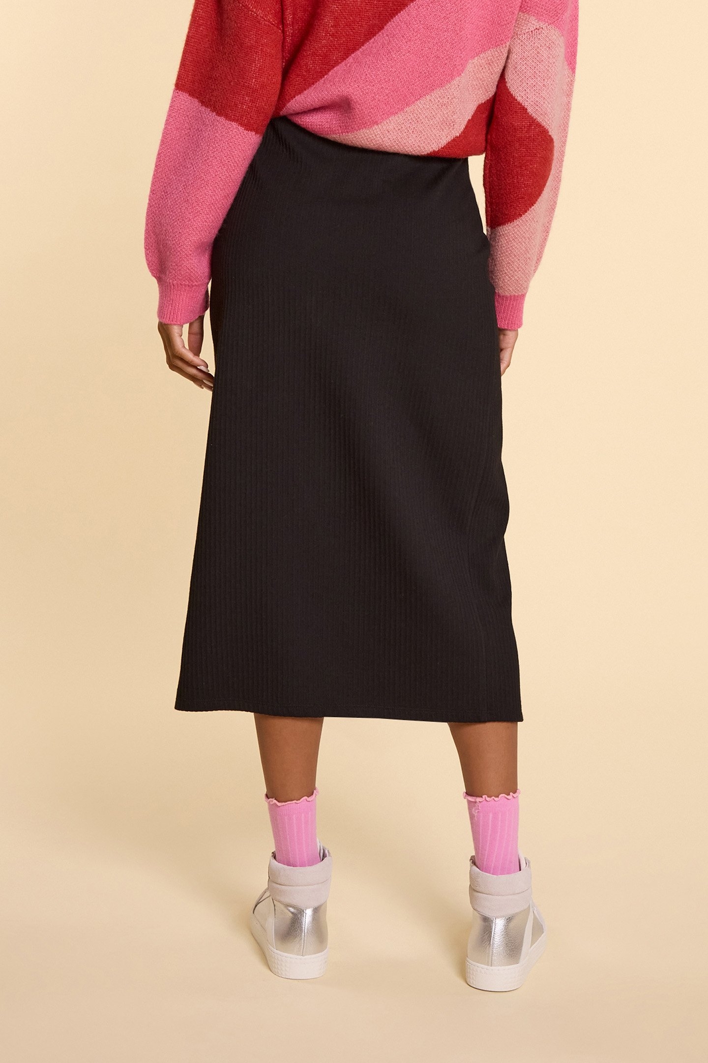 BLACK RIBBED LONG WRAP SKIRT 2