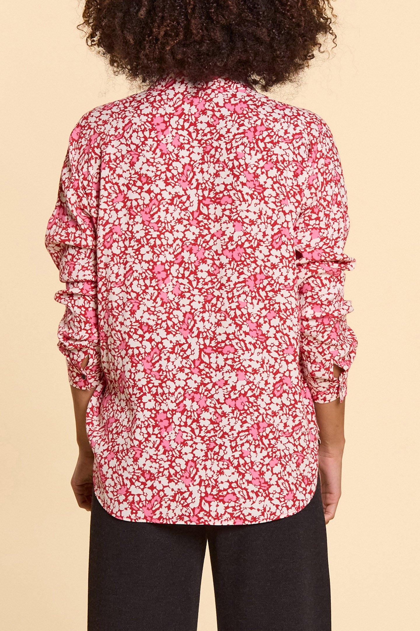 RED SHIRT WITH FLORAL TACHIST PRINT 2