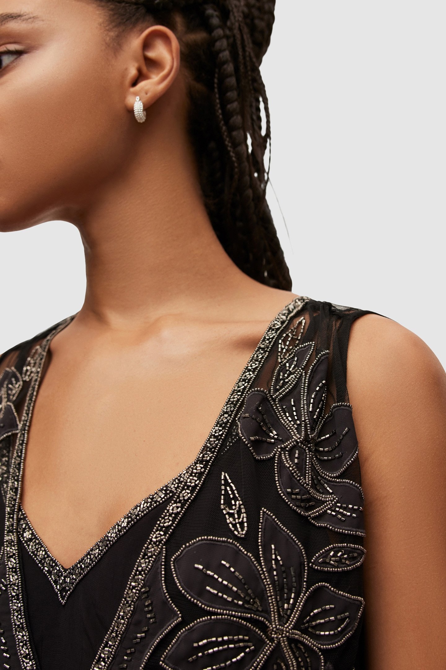 LAIA EMB DRESS BLACK 6