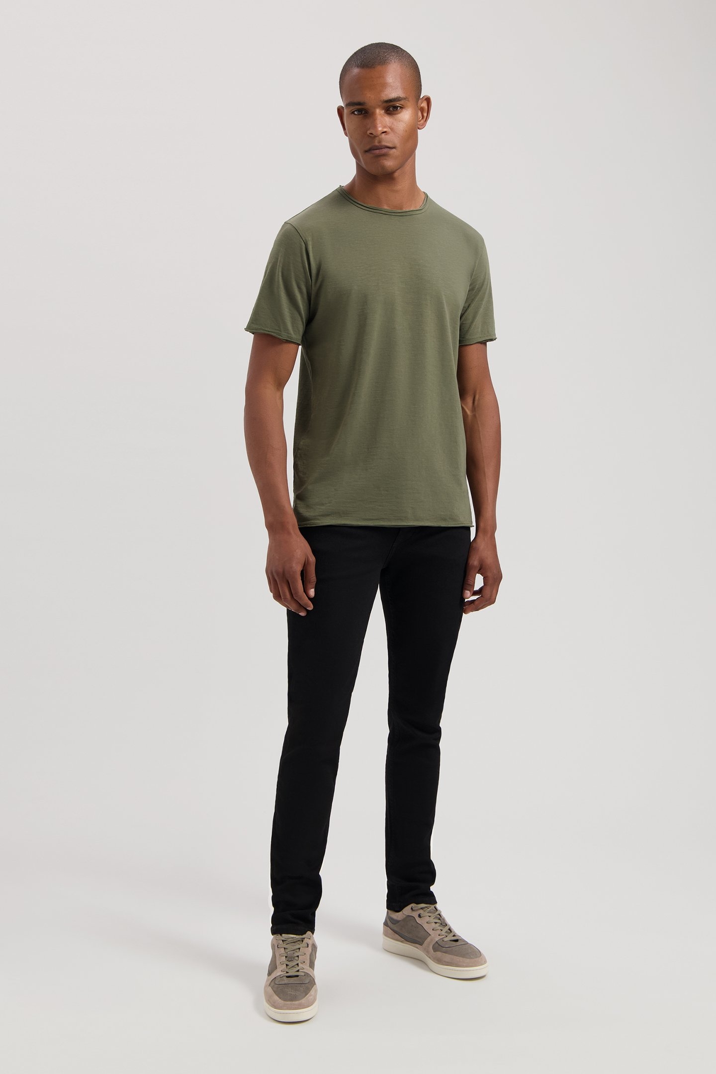 DS_MC QUEEN OLIVE NIGHT 3