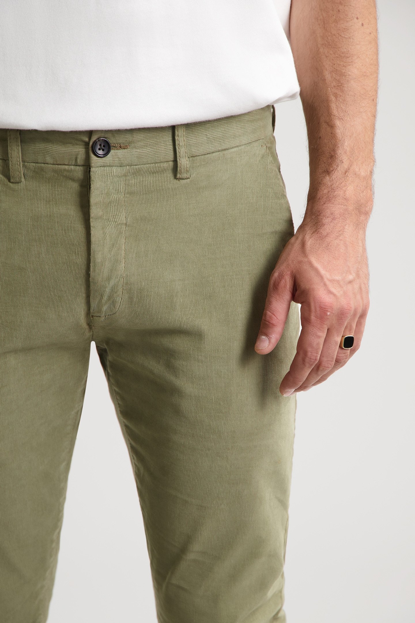 DS_LANCASTER RIBCORD CHINO DARK SAND 7
