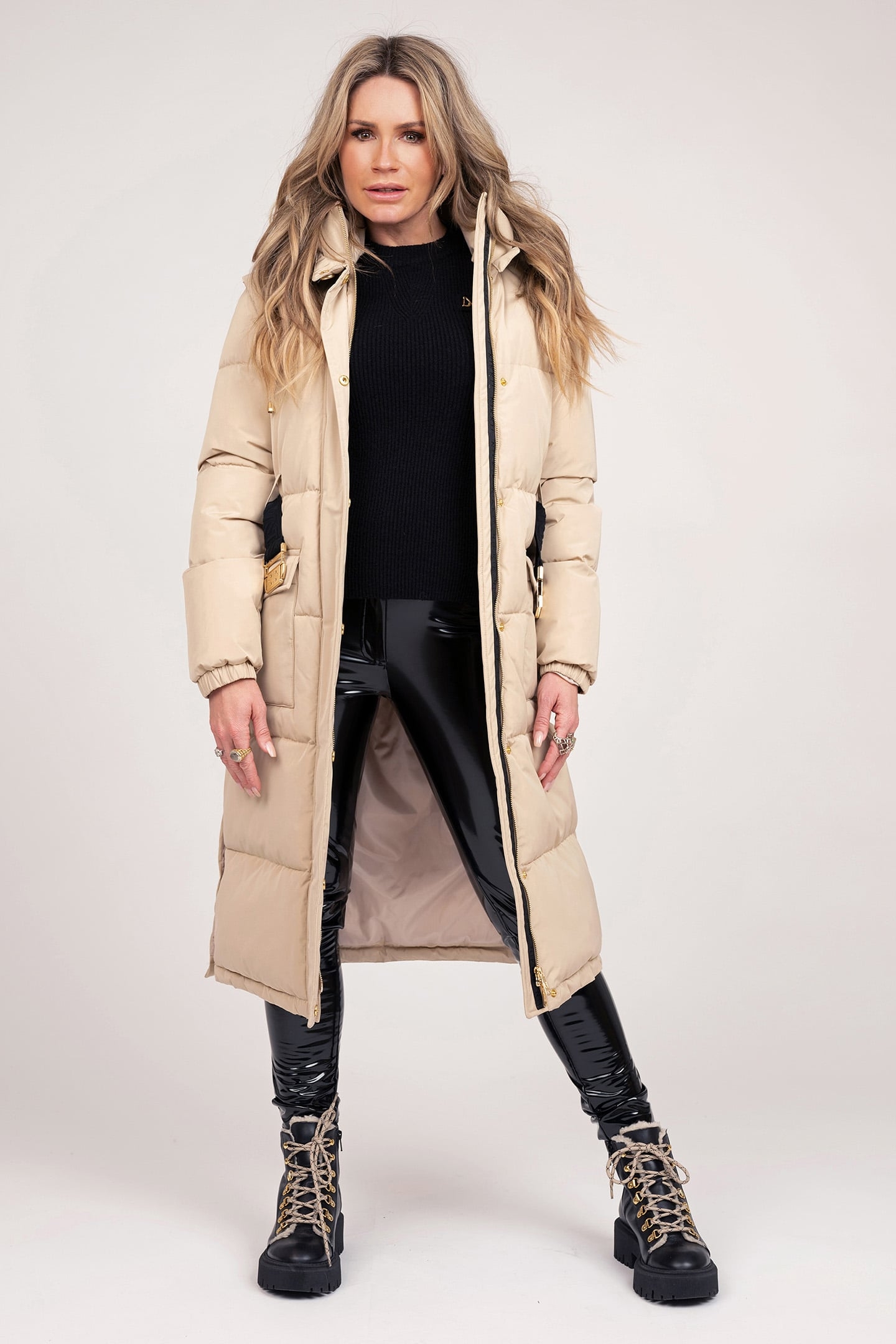 ERDA LONG PUFFER HUMMUS 1