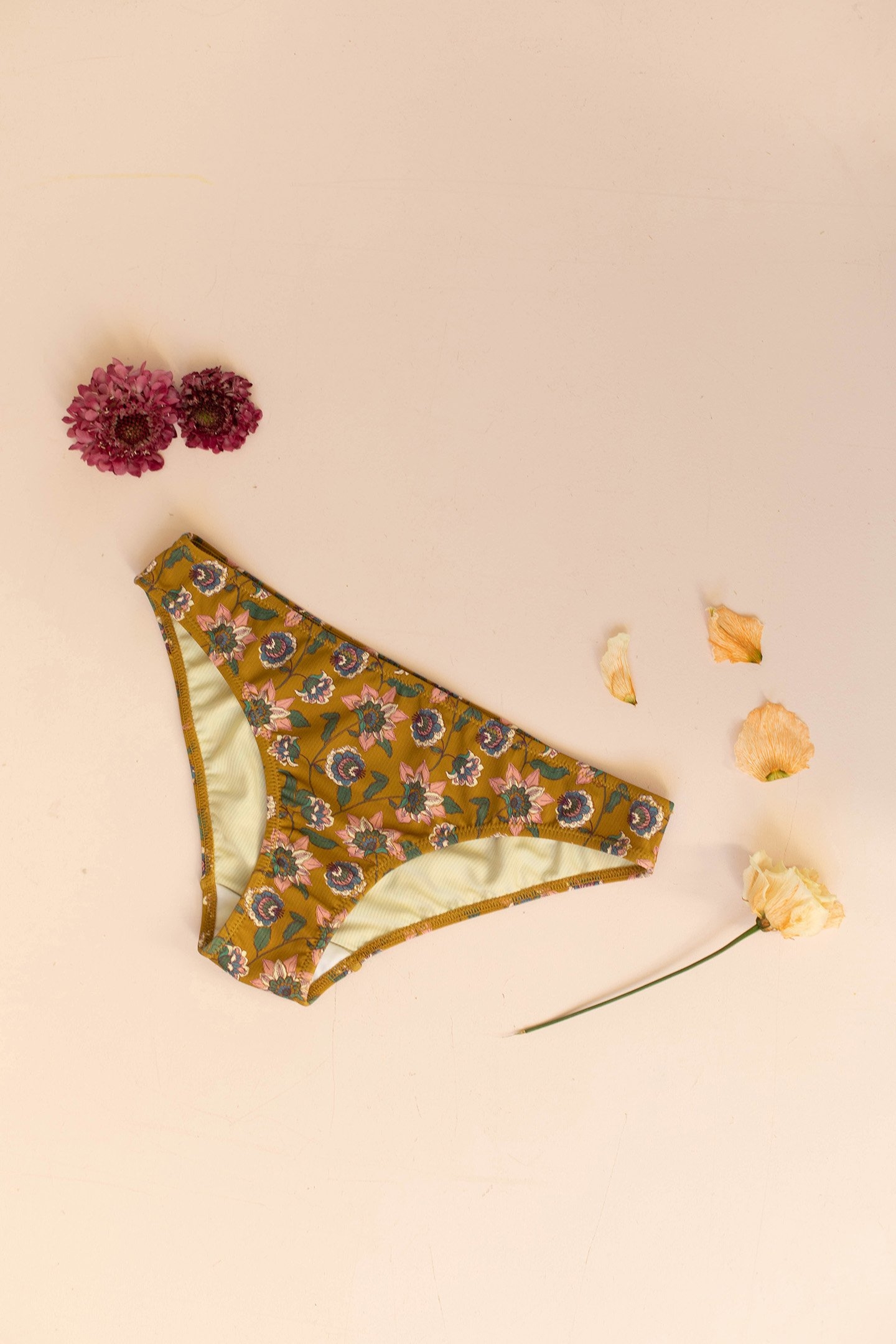 BIKINI BOTTOM CREEK CINNAMON FLOWERS 5