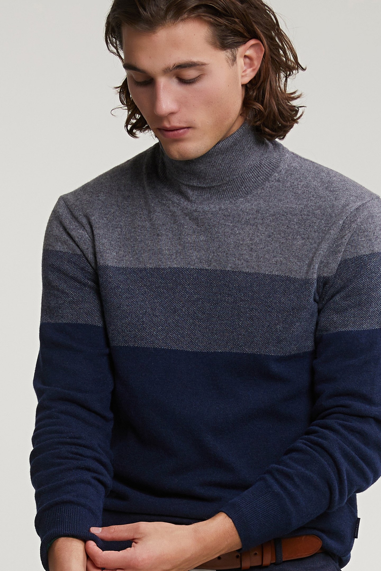 CUSTOM FIT WOOL-CASHMERE ROLL NECK SWEATER OXFORD MIX 4
