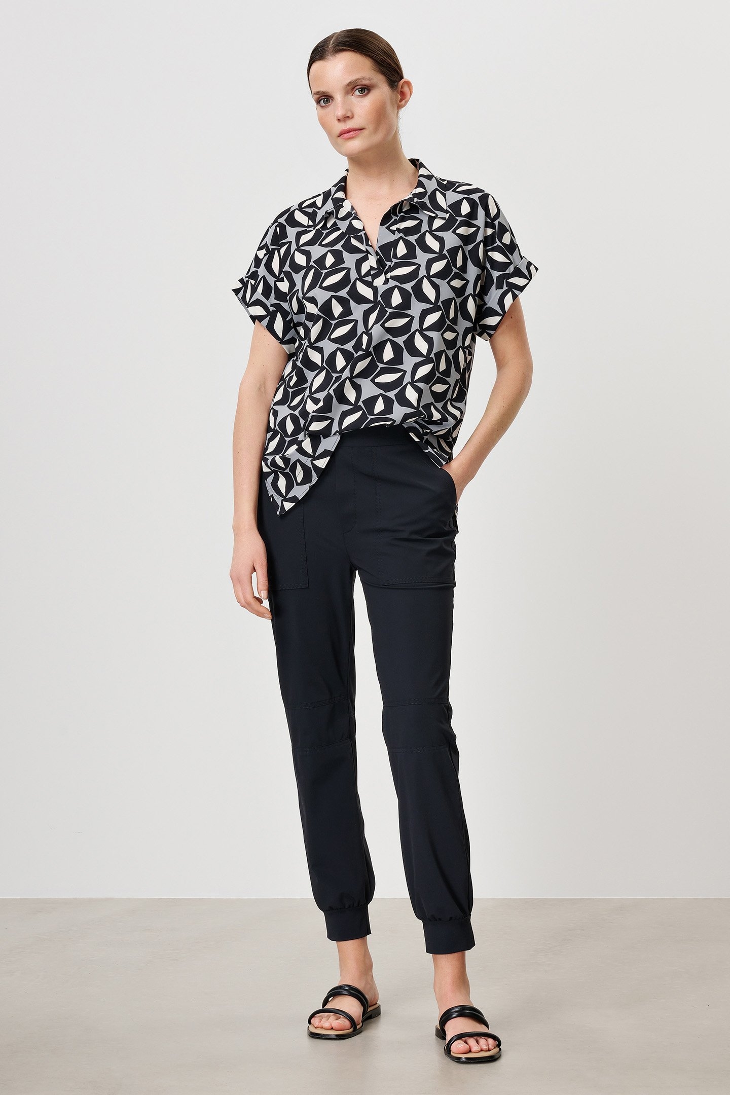 PRINTED ALPINE POLO TOP BLACK 3