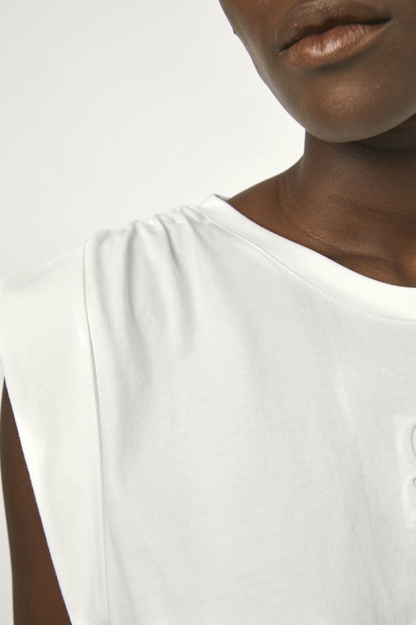 SPARROW DETAIL LOGO TEE OPTIC WHITE 5