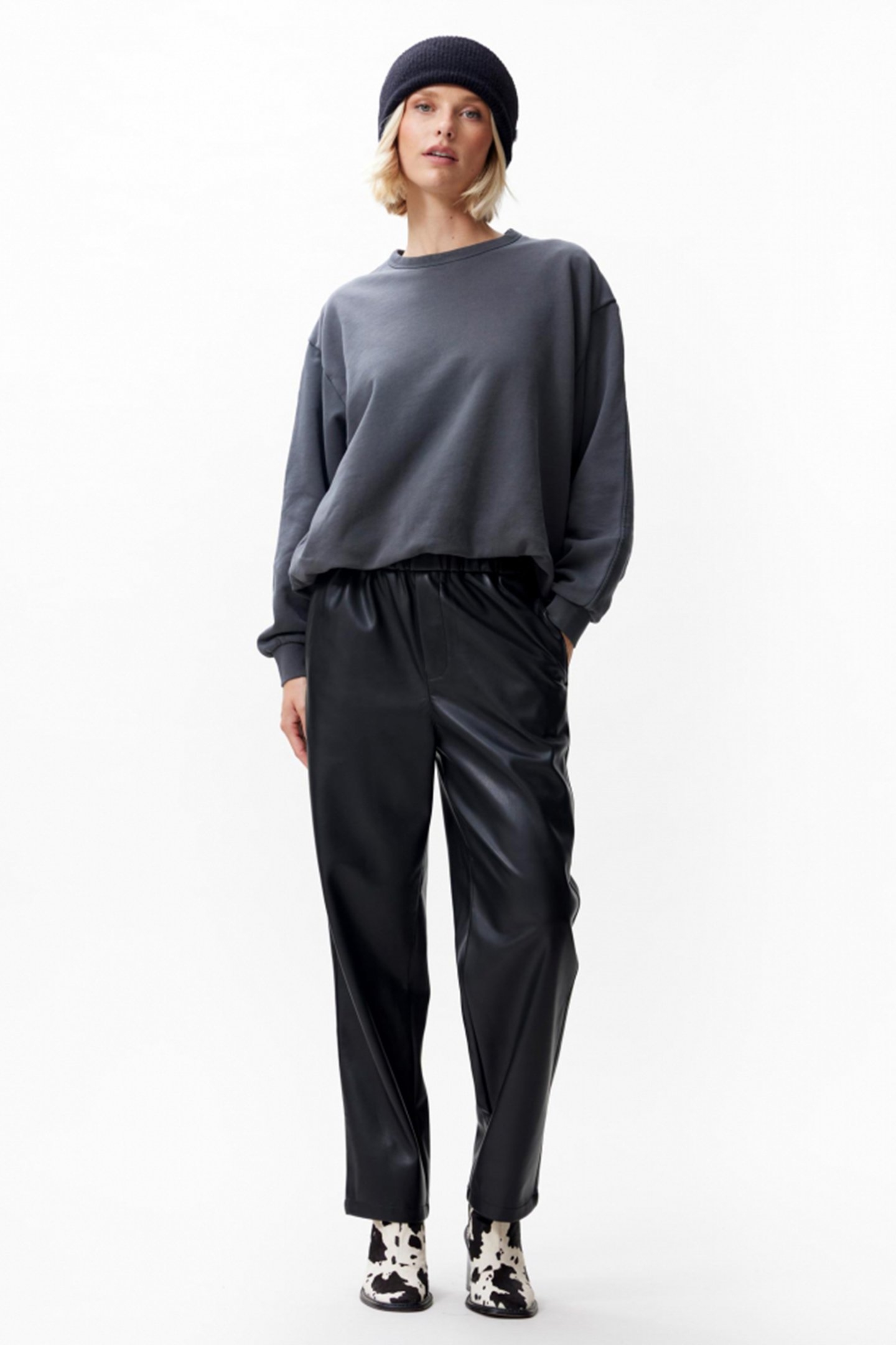 TUCK IN SWEATER CARBON 2