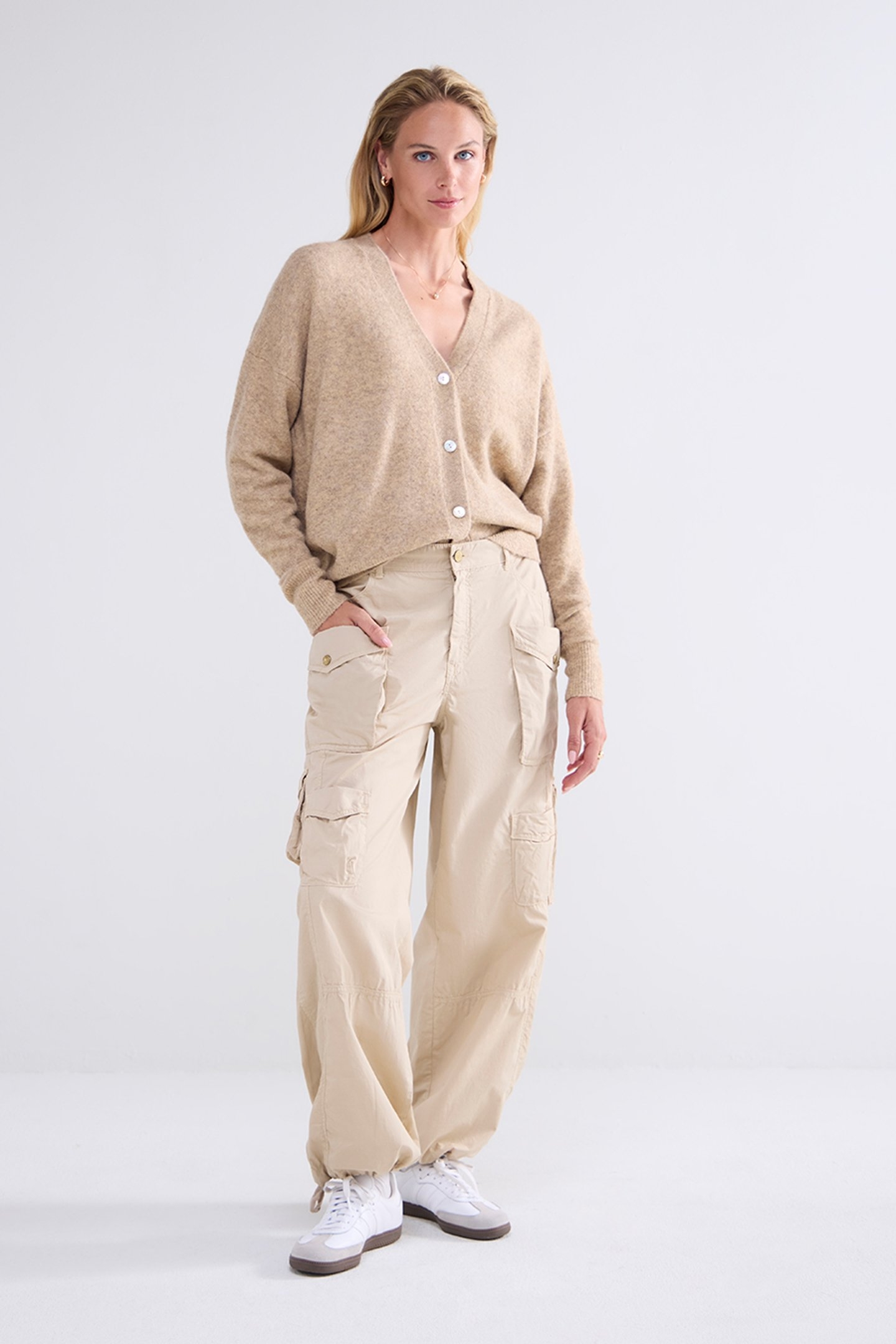 LOOSE CARGO PANTS LT CRISPY PLAIN WEAVE DUNE 1