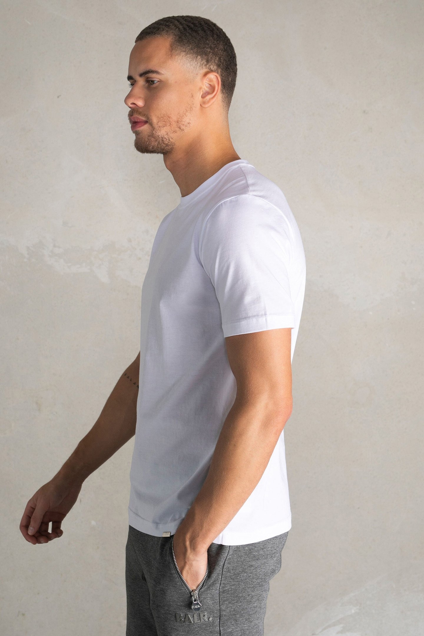 BALR. CLASSIC METAL CLIP STRAIGHT FIT T-SHIRT BRIGHT WHITE 5