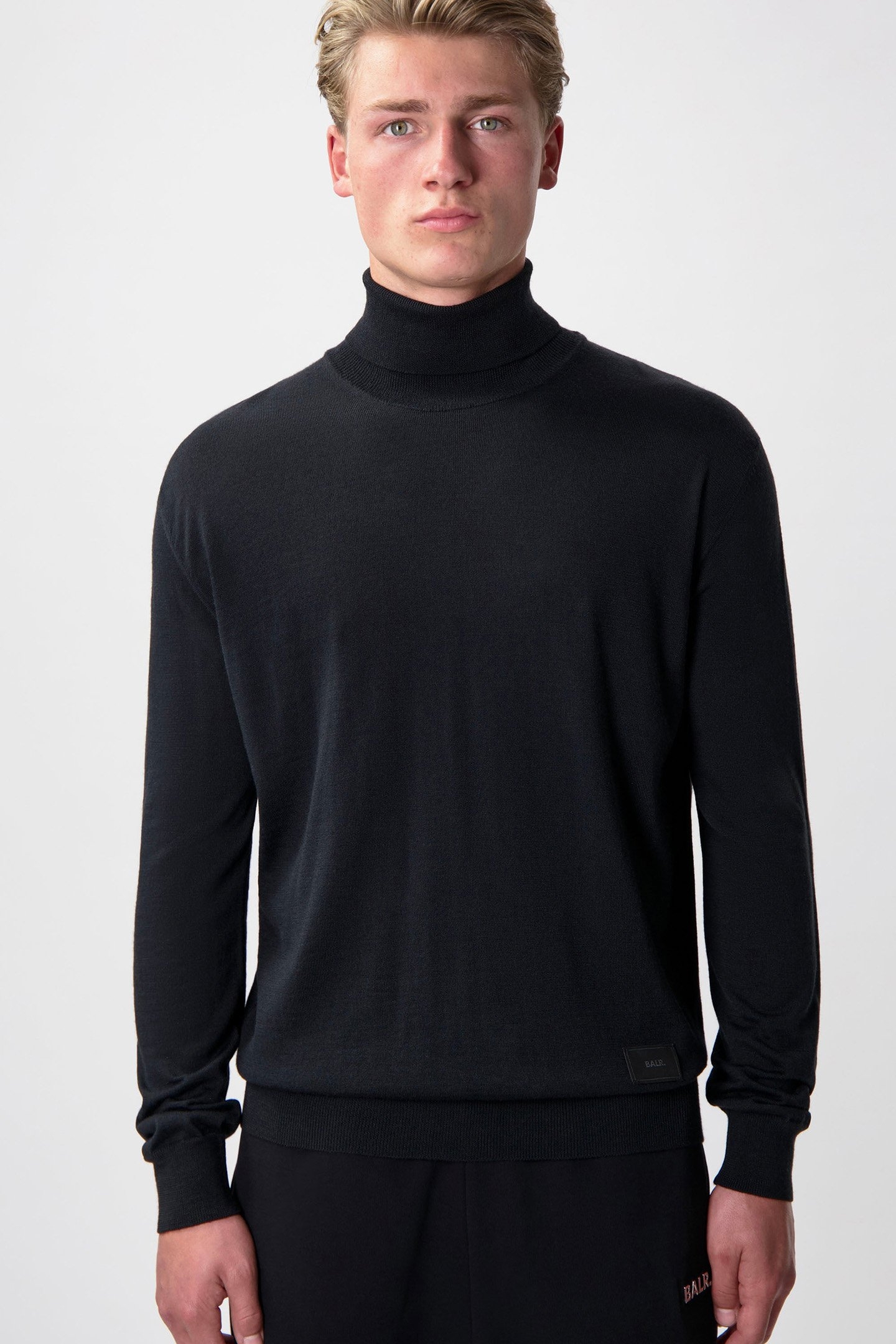 Q-SERIES REGULAR FIT FINE KNIT TURTLENECK JET BLACK 1