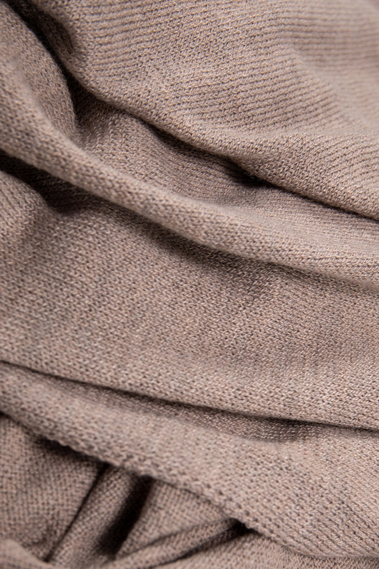 BEIGE KNITTED PONCHO WITH FRINGED EDGES 3