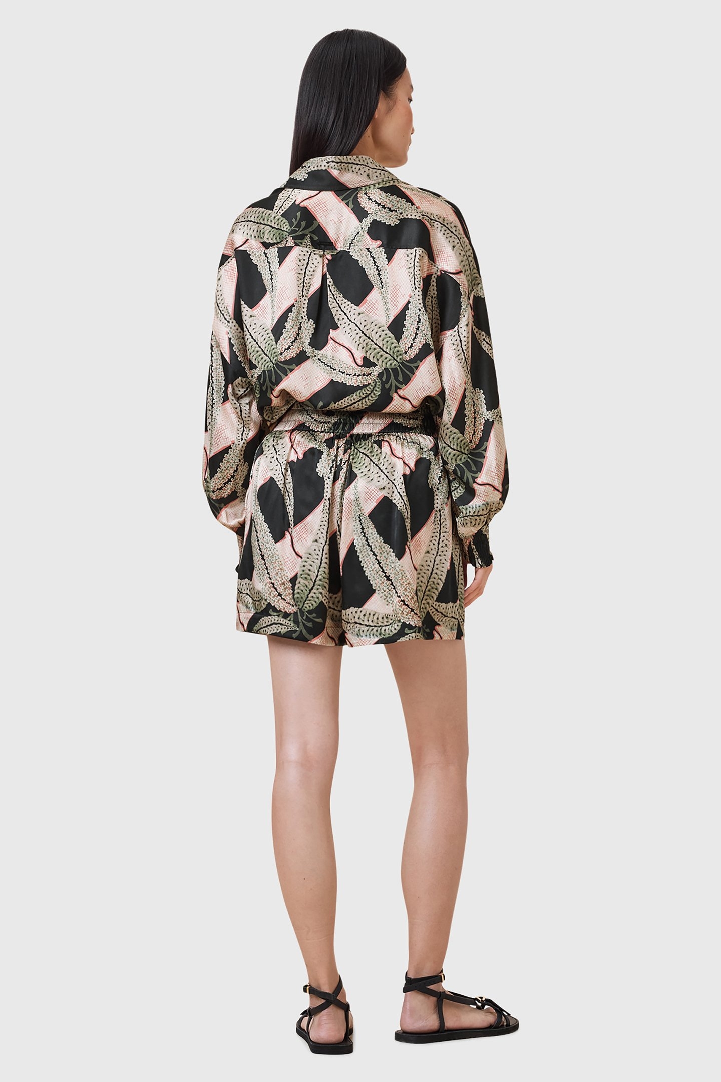 ISLA SHORT GARLAND GREEN 4