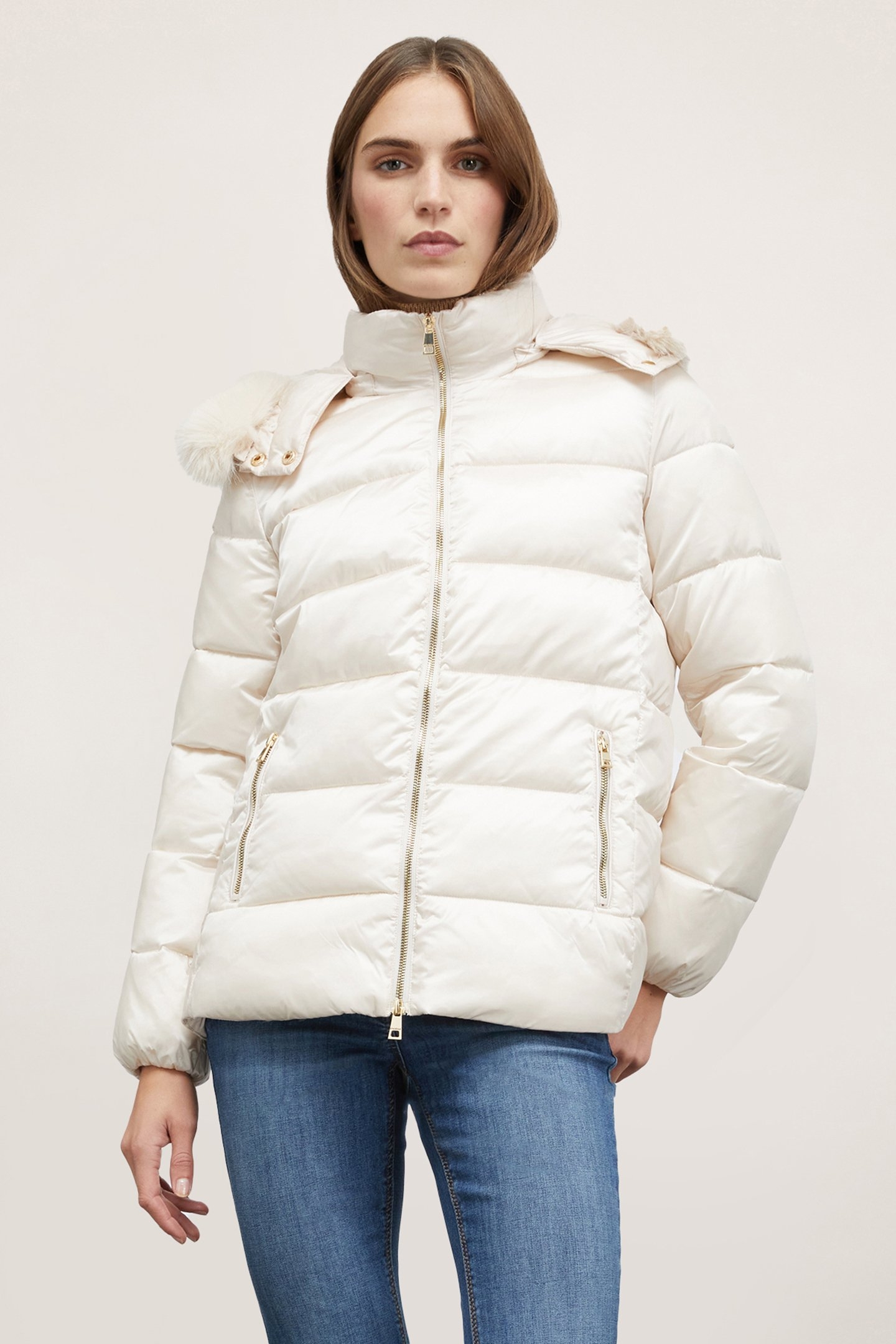 SHORT HOODED DOWN JACKET WHITE 1