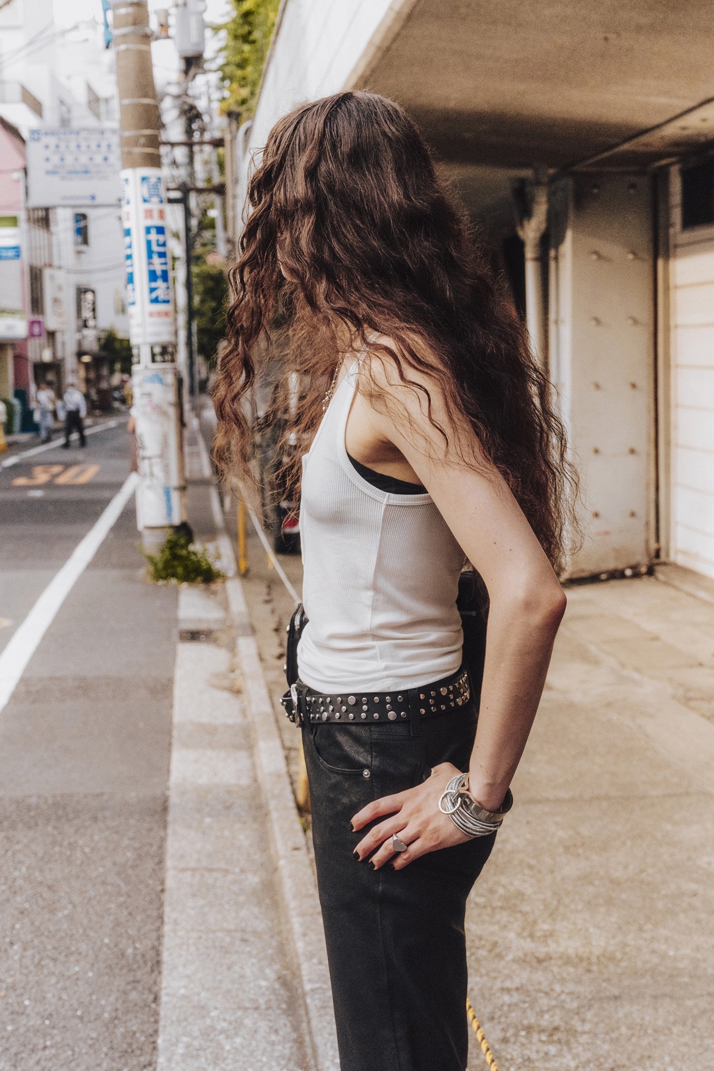 THE WHITE BUTTONED TANK TOP 3