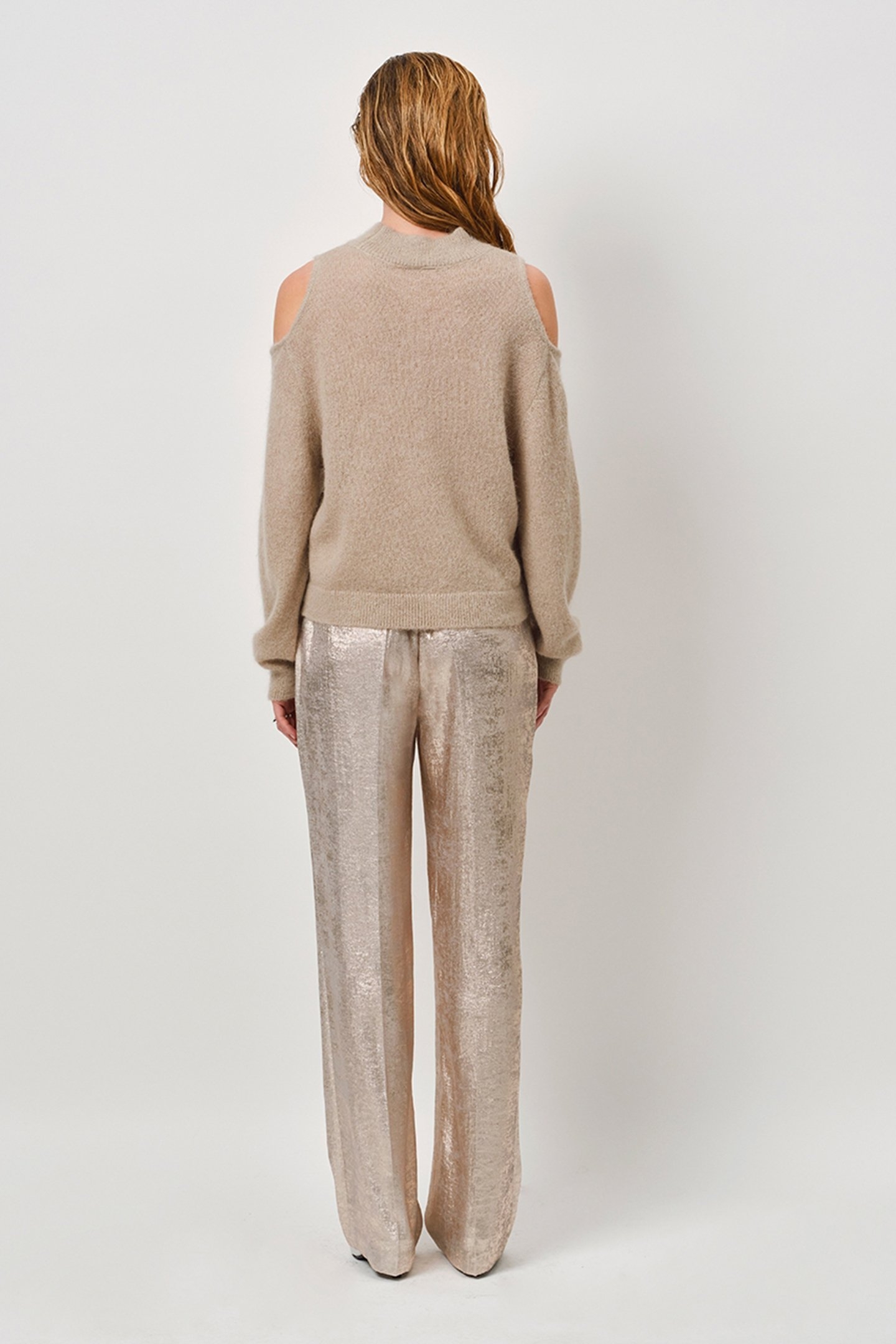 AVIEL OPEN SHOULDER SWEATER TIMELESS TAUPE 3