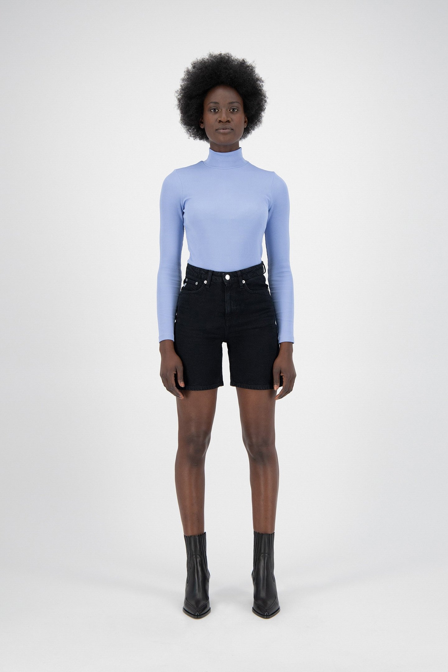 BEVERLY SHORT DIP BLACK 3