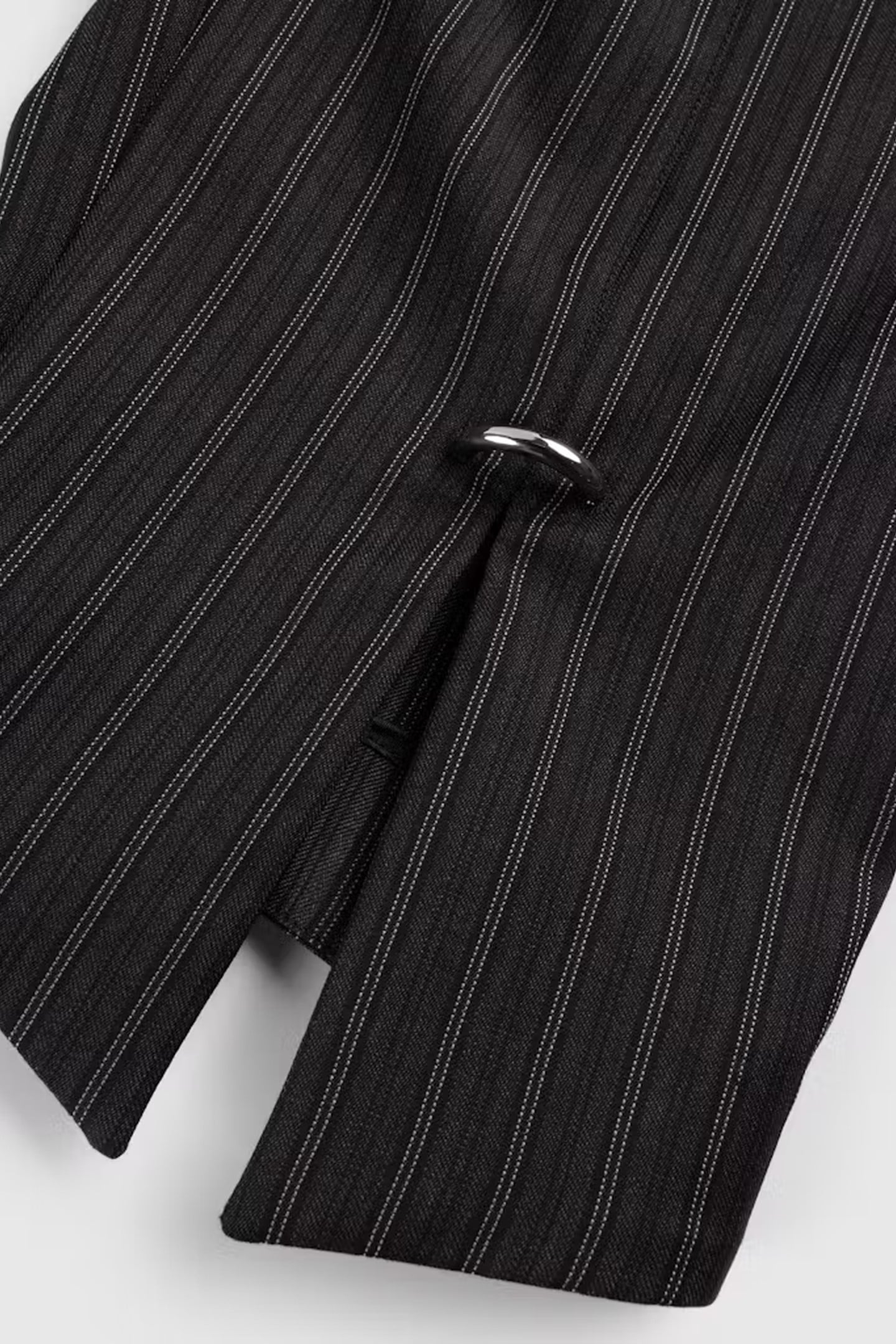 MUGLER – PINSTRIPE PIERCED CAPRI PANTS BLACK 3