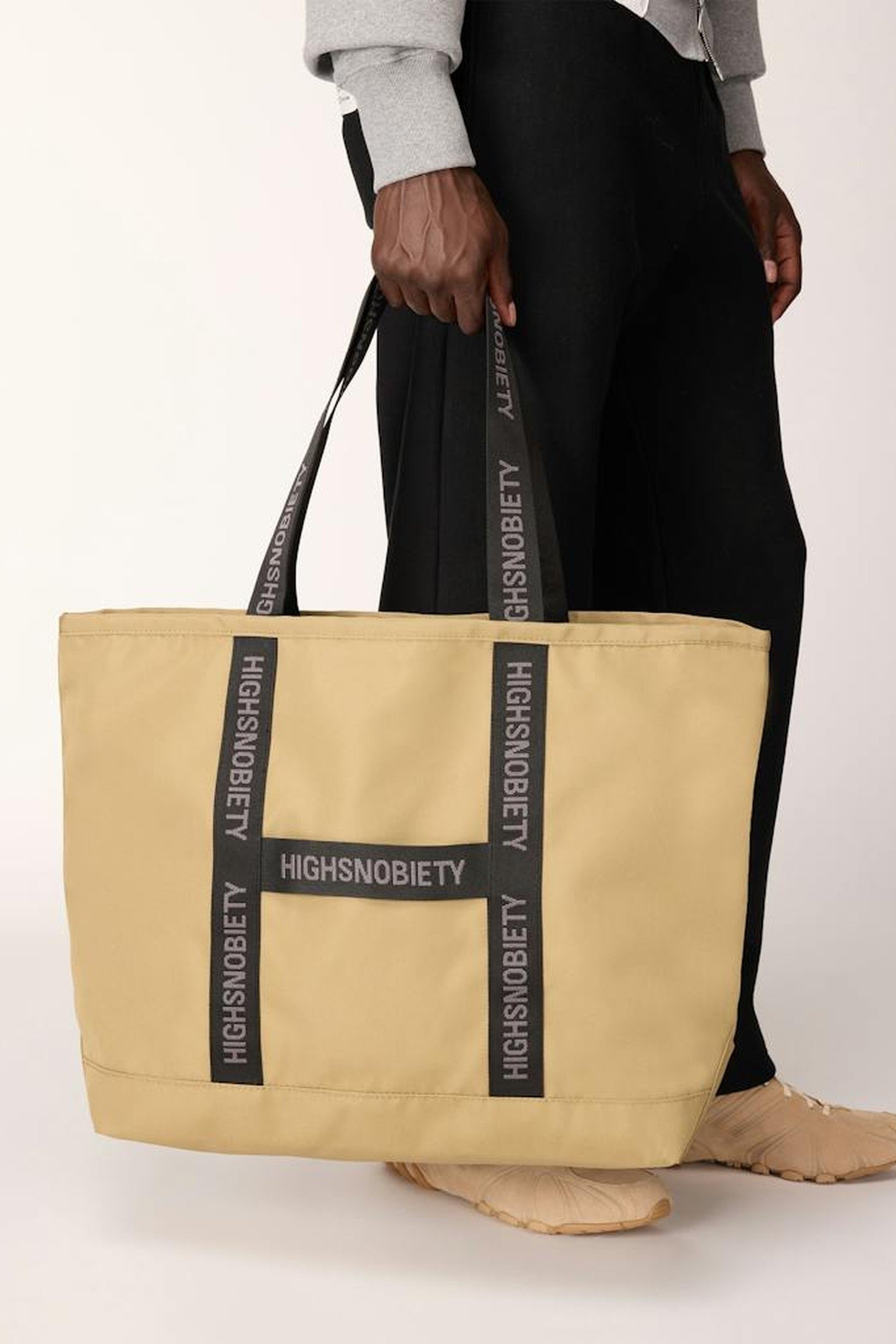 HIGHSNOBIETY – REPEAT H TOTE BAG 4