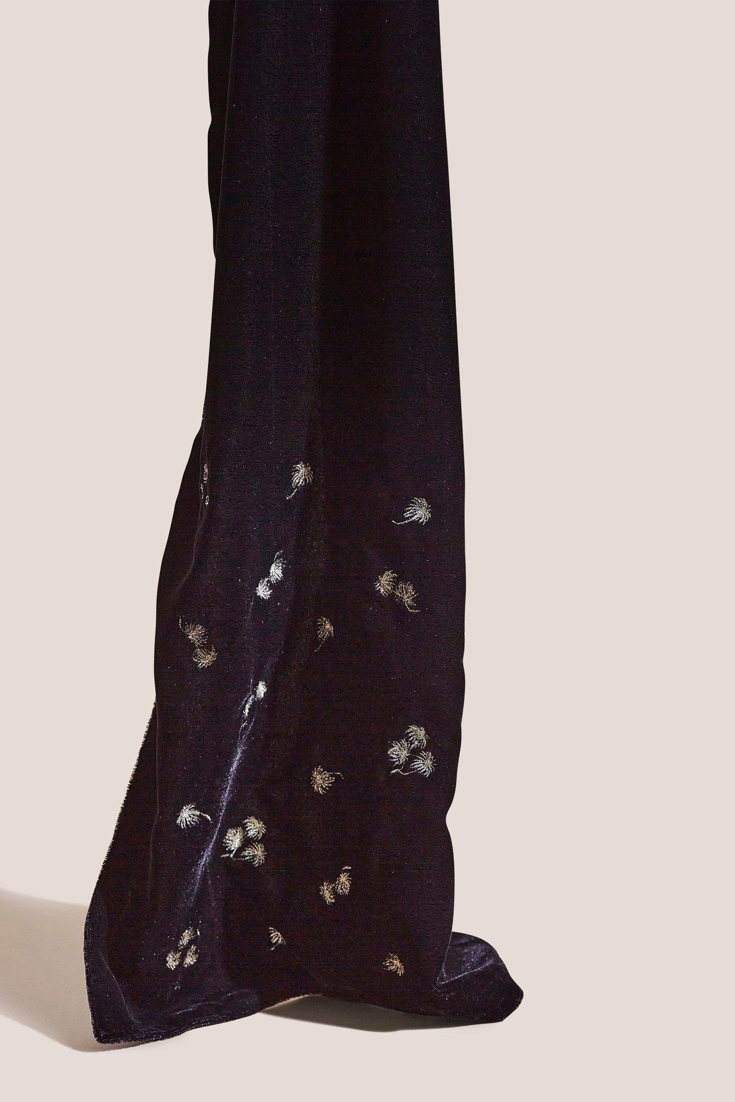 EMBROIDERED VELVET SCARF BLACK MULTI 3