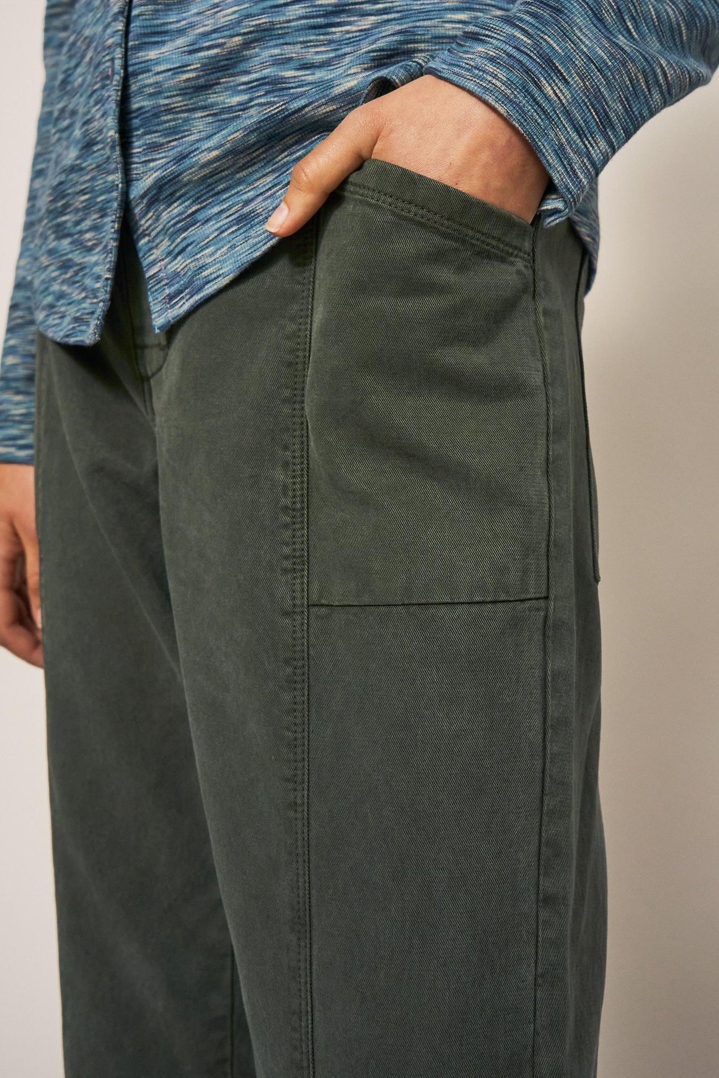 THEA TROUSER KHAKI GREEN 3