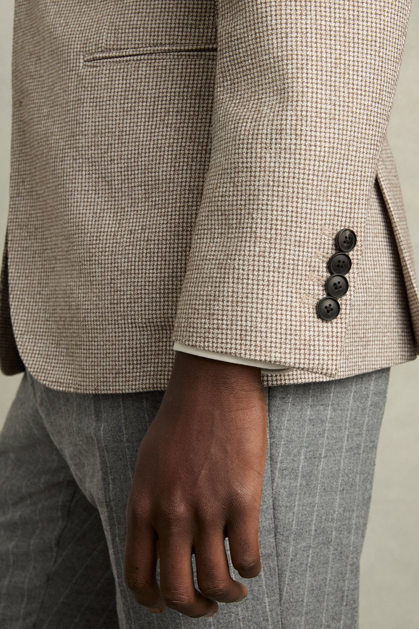 SB 2B NOTCH PUPPYTOOTH BLAZER TAUPE/OFF WHITE 5