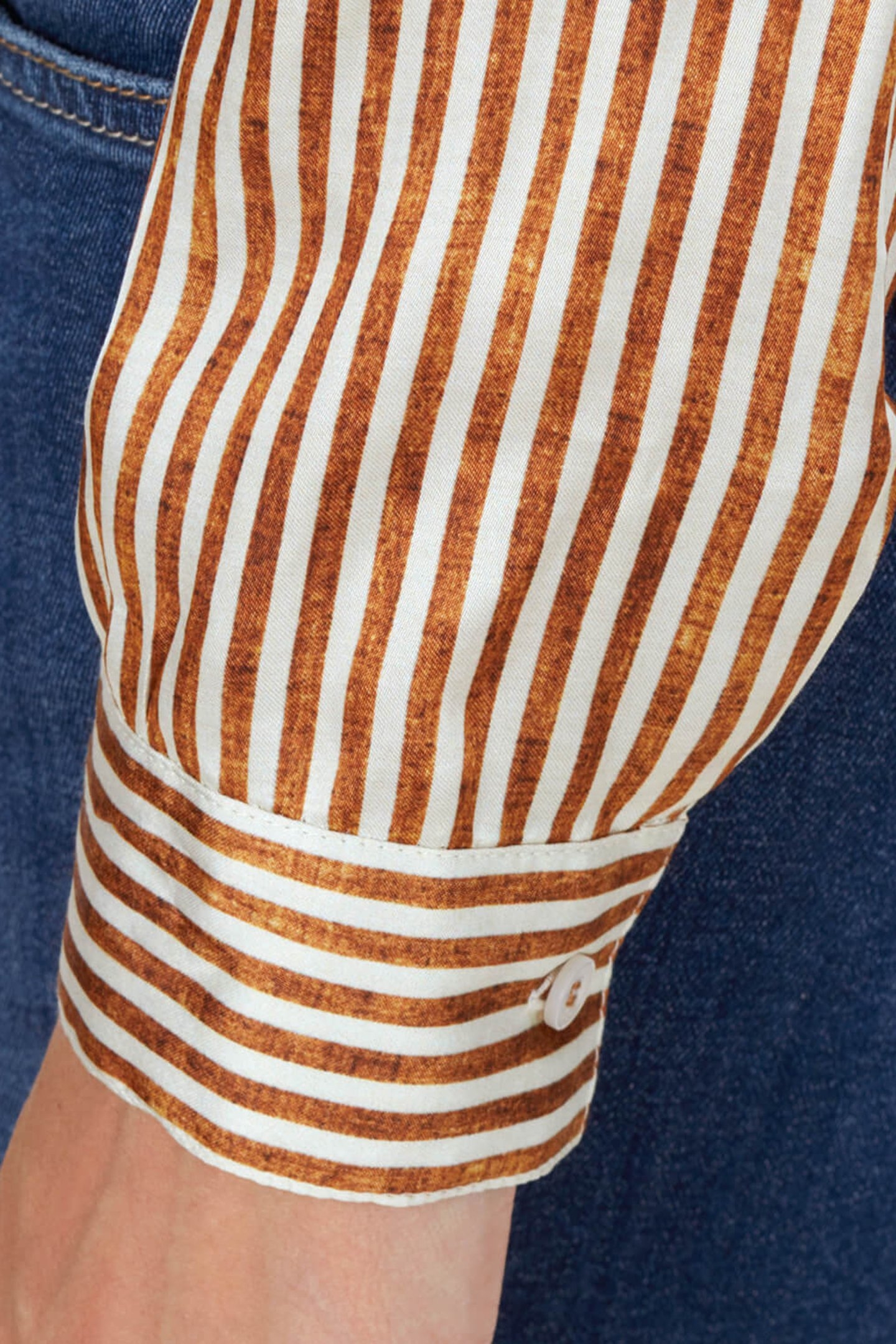 SHIRT WITH RUFFLE FRONT IN BROWN 6